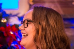 Lisa beim Weihnachtsgottesdienst