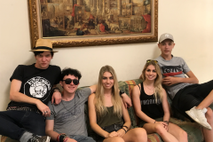 Rise up im Hotel "Noto"