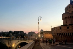 Abends am Tiber bei der Engelsburg